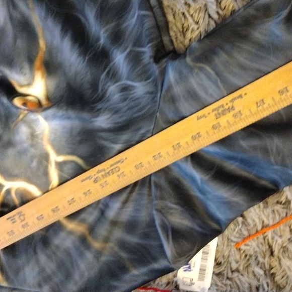 Awsome hooded Jacket no brand grey color of large animal head no labels at all - Picture 5 of 7